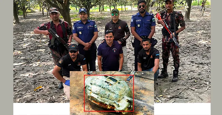 পদ্মায় জেলেদের মাছ ধরার জালে উঠল সদৃশ গ্রেনেড