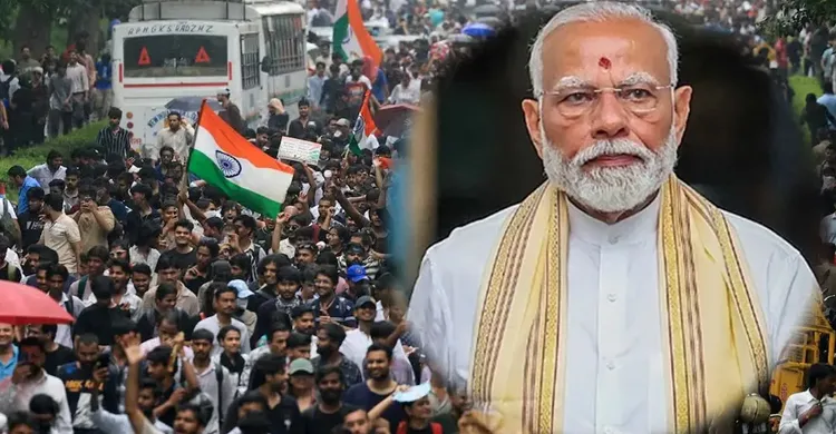 দিল্লিতে তীব্র হচ্ছে আন্দোলন, প্রশ্নফাঁস ইস্যুতে মোদির বিশেষ ঘোষণা