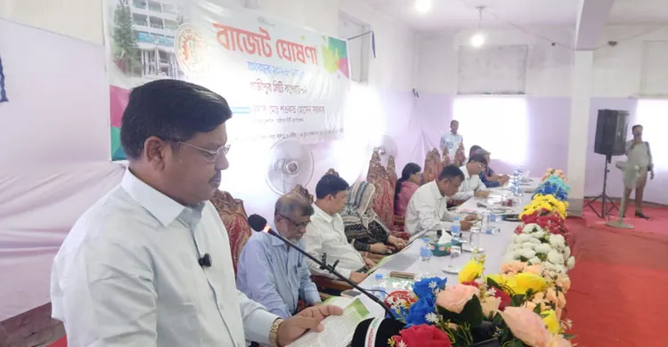 গাসিকের ঘোষিত বাজেটে ব্যয়ের চেয়ে উদ্বৃত্ত বেশি