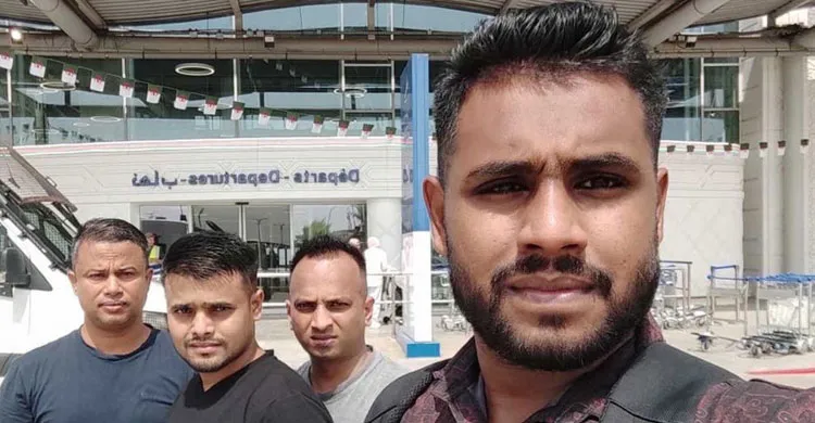 আলজেরিয়ার কারাভোগ শেষে দেশে ফিরলেন চার বাংলাদেশি