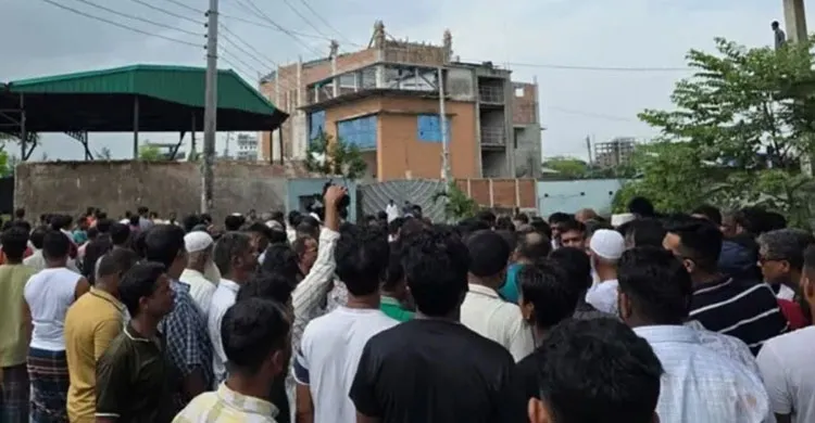 রাজধানীতে পরিচ্ছন্নতাকর্মীদের সঙ্গে সংঘর্ষ, ডিএনসিসি প্রশাসক ও এমপির ওপর হামলার অভিযোগ