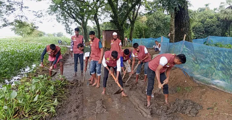 স্বেচ্ছাশ্রমে জনদুর্ভোগ লাঘব, সুনামগঞ্জে আনসার-ভিডিপির ব্যতিক্রমী উদ্যোগ