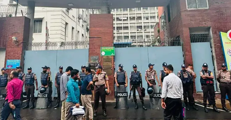 সচিবালয়ের সামনে কড়া নিরাপত্তা, বন্ধ সব গেট