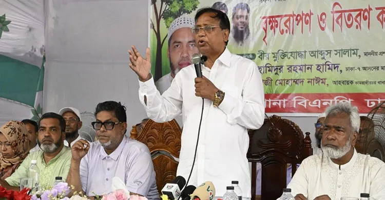 কামরাঙ্গীরচরে ডিএসসিসির বিশেষ মশক নিধন, পরিচ্ছন্নতা ও বৃক্ষরোপণ কর্মসূচি  অনুষ্ঠিত