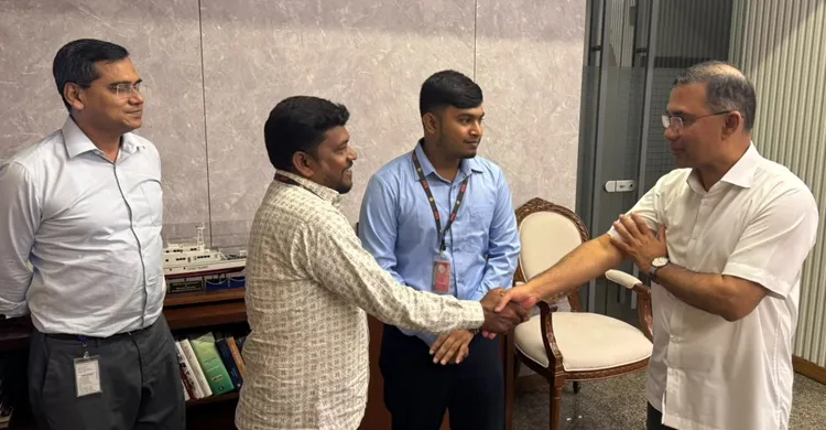 উচ্চশিক্ষার স্বপ্নপূরণে মেধাবী তরুণ নাজমুলের পাশে প্রধানমন্ত্রী
