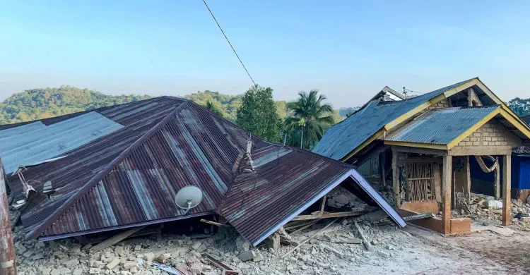 ইন্দোনেশিয়ায় ৭.৭ মাত্রার শক্তিশালী ভূমিকম্প, নিহত ২