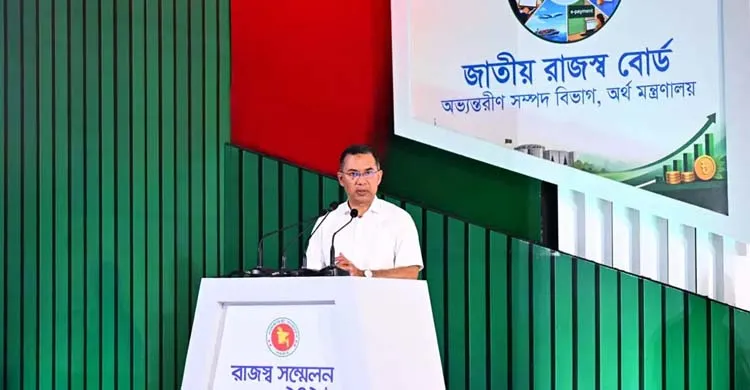 সৎ ও দক্ষ কর্মকর্তাদের আরও সুযোগ দিতে চাই: প্রধানমন্ত্রী