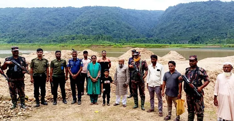 জৈন্তাপুরে টাস্কফোর্সের অভিযান, ৭১১৯ ঘনফুট বালু জব্দ