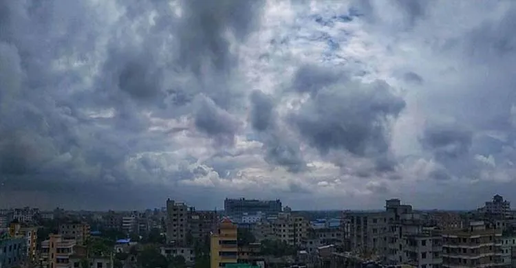 ঢাকায় বজ্রসহ বৃষ্টির আভাস, কমবে না গরম