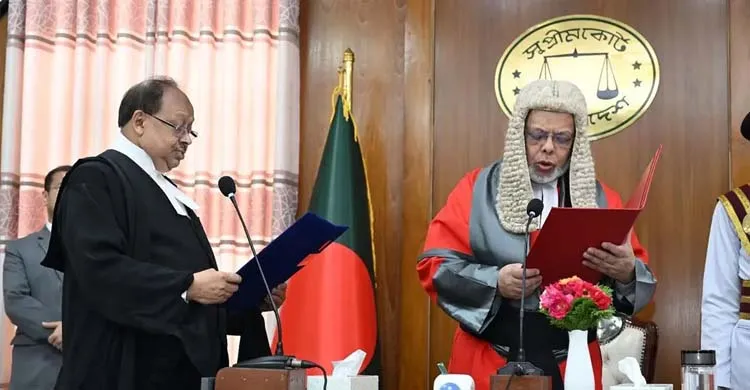 শপথ নিলেন আপিল বিভাগের নবনিযুক্ত বিচারপতি হাবিবুল গনি
