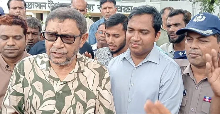 চরভদ্রাসন উপজেলা স্বাস্থ্য কমপ্লেক্স পরিদর্শনে স্বাস্থ্যমন্ত্রী