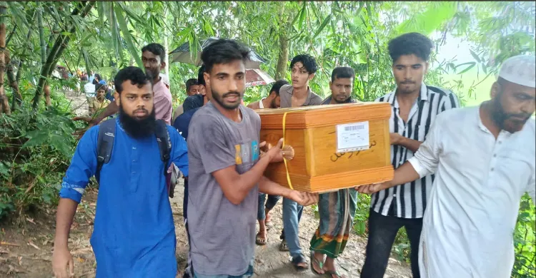 ২৫ দিন পর দেশে ফিরল ইরাক প্রবাসী রেজাউল ইসলামের মরদেহ