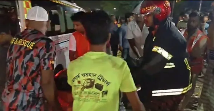 পাবনার ঈশ্বরদীতে ট্রাক চাপায় স্বামী-স্ত্রী নিহত