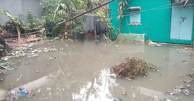 নিকলীতে অবৈধ বালু ভরাটে বন্ধ পানি নিষ্কাশন, পানিবন্দি ২০০ পরিবার