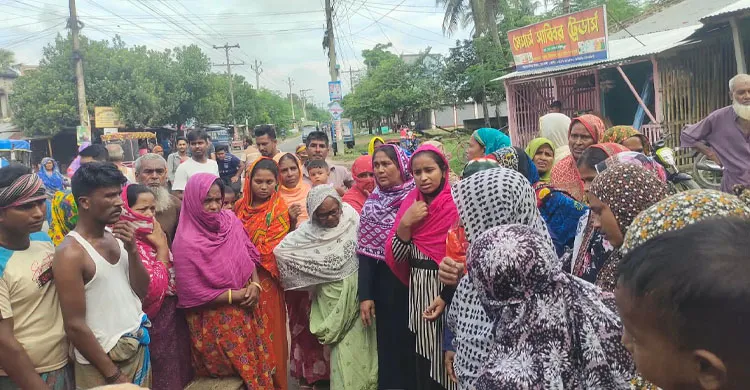 সাত সকালে পিকআপের ধাক্কায় প্রাণ গেলো বৃদ্ধার