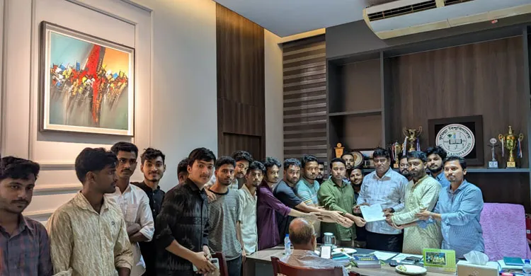 কুবিতে ডেঙ্গু প্রতিরোধে ছাত্রদলের স্মারকলিপি