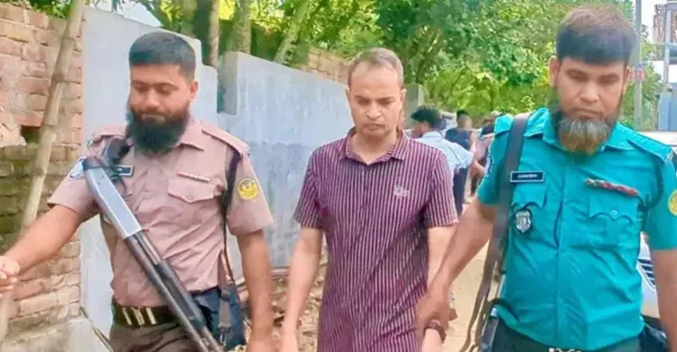 নারীসহ ফ্ল্যাটে সাবেক ওসি, ৯৯৯-এ ফোন করে পুলিশ ডাকলেন ষষ্ঠ স্ত্রী