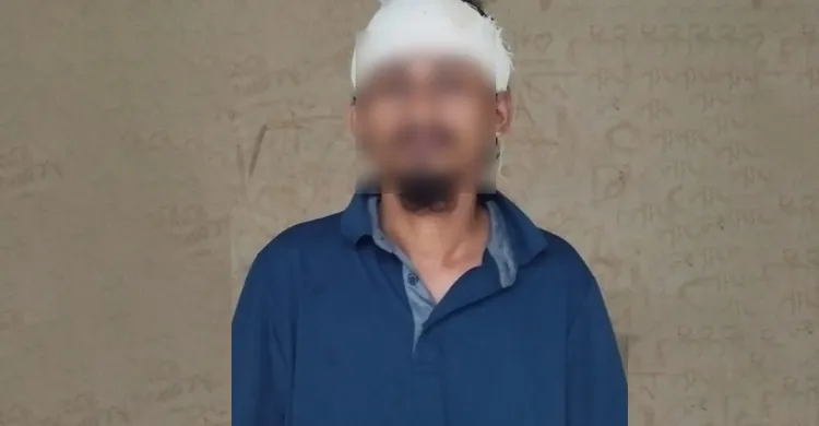 আজিমপুরে বাসে আগুন দেওয়ার চেষ্টা, হাতেনাতে আটক ১