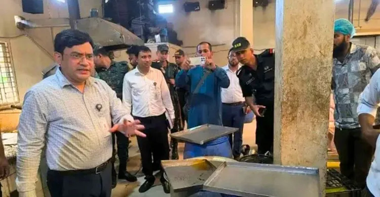 ‎কিশোরগঞ্জে নিরাপদ খাদ্য আইনে অভিযান, ১০ লাখ টাকা জরিমানা