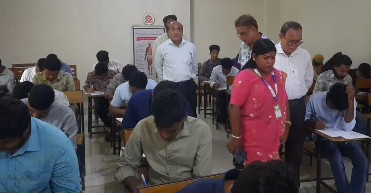 নীলফামারীতে এআই প্রযুক্তির মাধ্যমে লিখিত ও মৌখিক পরীক্ষা অনুষ্ঠিত