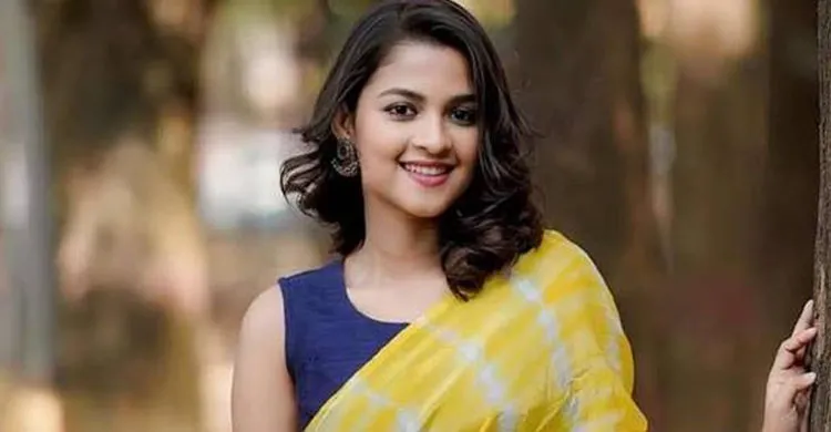 অশিক্ষিত, চাঁদাবাজ দিয়ে দেশটা ভরে গেছে : সাদিয়া আয়মান