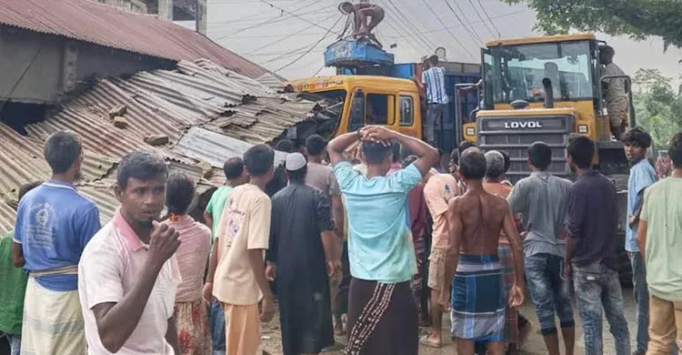 পাটগ্রামে ট্রাক-অটোরিকশা সংঘর্ষে নিহত ৩, আহত ৭