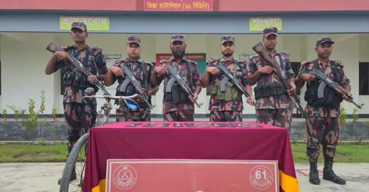 লালমনিরহাট সীমান্তে ১ লাখ ২৫ হাজার টাকার ভারতীয় ডিসপ্লে জব্দ
