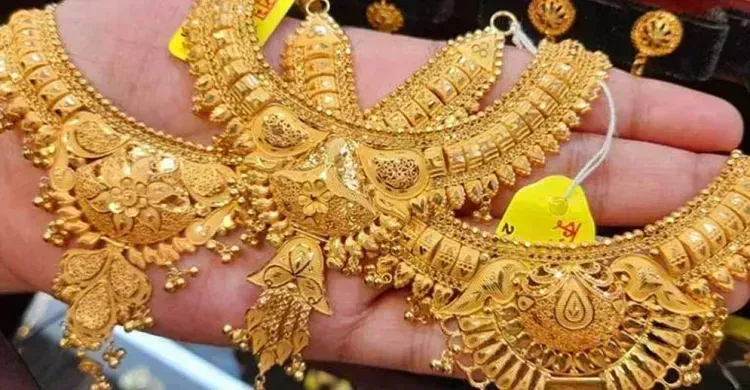 দেশের বাজারে আবারও কমল সোনার দাম