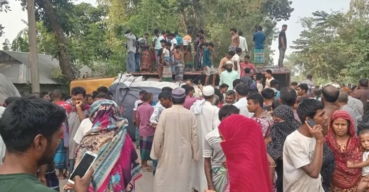 কুড়িগ্রামে ট্রাকচাপায় ইজিবাইকের ৫ যাত্রীর মৃত্যু