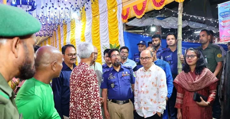 নেত্রকোণায় রাতের বেলায় পূজামণ্ডপে পরিদর্শন, নিরাপত্তায় সতর্ক থাকার নির্দেশ