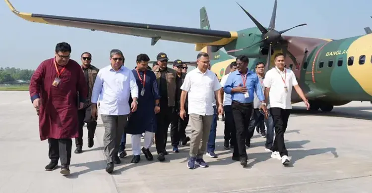 সৈয়দপুরে পৌঁছেছেন প্রধানমন্ত্রী, রংপুরে পূজামণ্ডপ পরিদর্শন করবেন