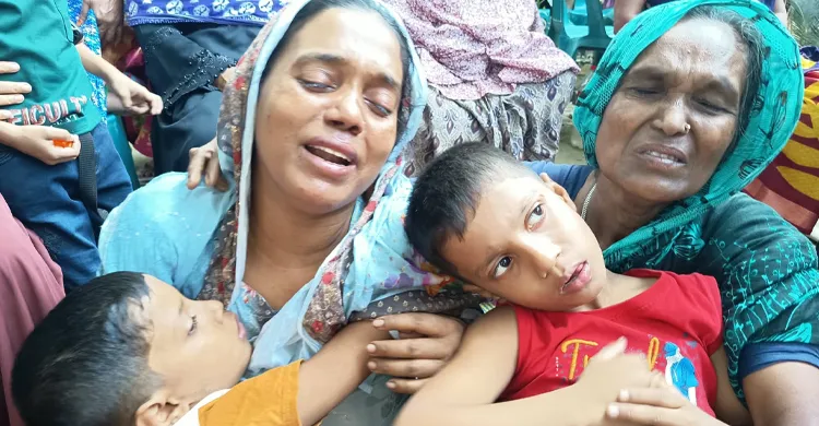 নাটোরে বাস-ট্রাক সংঘর্ষে শরীয়তপুরের ৫ ব্যবসায়ী নিহত