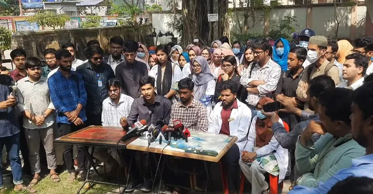 রামেকে চিকিৎসা না পেয়ে মৃত্যুর অভিযোগ, ইন্টার্নদের কর্মবিরতিতে চরম বিপর্যয়