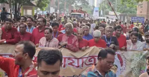 বিজয় শোভাযাত্রা আর নাচে-গানে দেবী দুর্গাকে বিদায়
