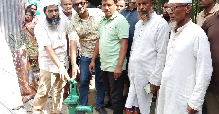 মাধবপুরে অসহায় পরিবারের মাঝে ২২৮টি টিউবওয়েল বিতরণ