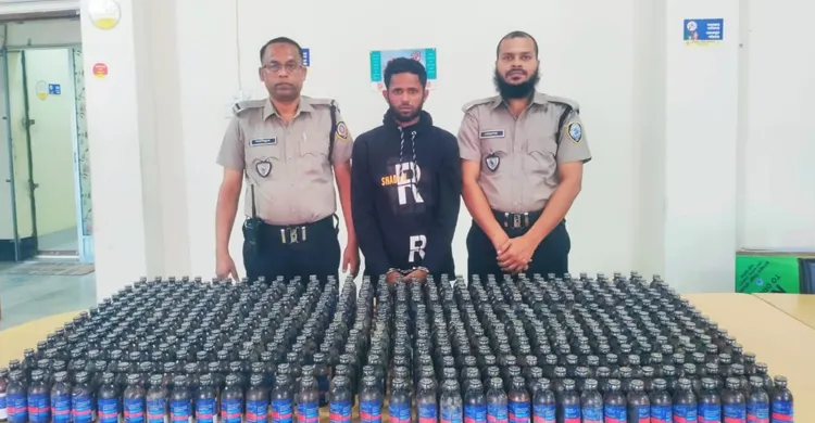 ‎নেত্রকোণায় বিপুল পরিমাণ ফেনসিডিলসহ মাদক কারবারি আটক
