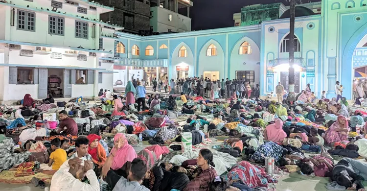 পর্যটকের ঢলে চাঙ্গা সিলেট:  ছুটির জোয়ারে অতীতের রেকর্ড ভঙ্গ, শত কোটি টাকা বাণিজ্যের আশা