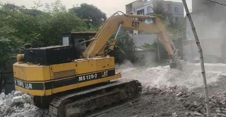 সোনারগাঁয়ে অবৈধ গ্যাস সংযোগ, গুঁড়িয়ে দেওয়া হলো চার চুনা কারখানা