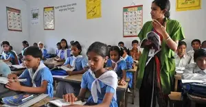 ১০ দিনের ছুটি শেষে আজ খুলেছে স্কুল-মাদরাসা, কলেজ খুলবে ১ নভেম্বর