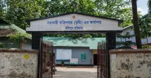 উলিপুরে তহশিলদারের বিরুদ্ধে ১১ লাখ টাকা আত্মসাতের অভিযোগ: প্রশাসনের নীরবতায় এলাকাবাসীর ক্ষোভ