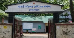 সাহেবের আলগা ইউনিয়ন ভূমি অফিসে অনিয়ম-দুর্নীতির অভিযোগ, ভোগান্তিতে সেবাগ্রহীতারা