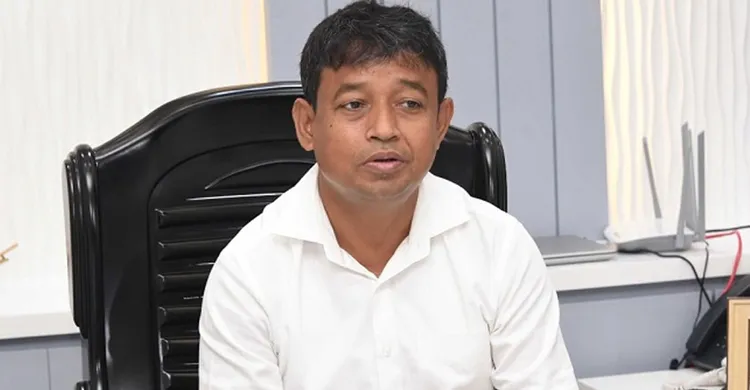 হারুন অর রশীদকে চাকরি থেকে বরখাস্ত করল সরকার